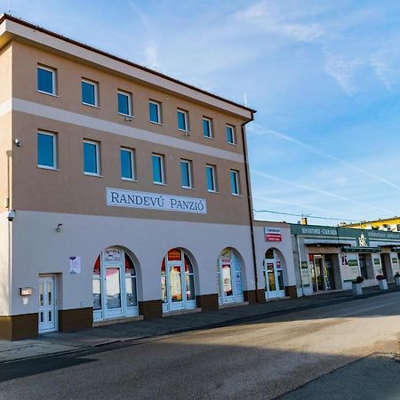 Bed and Breakfast Randevú Panzió Ödenburg Exterior foto